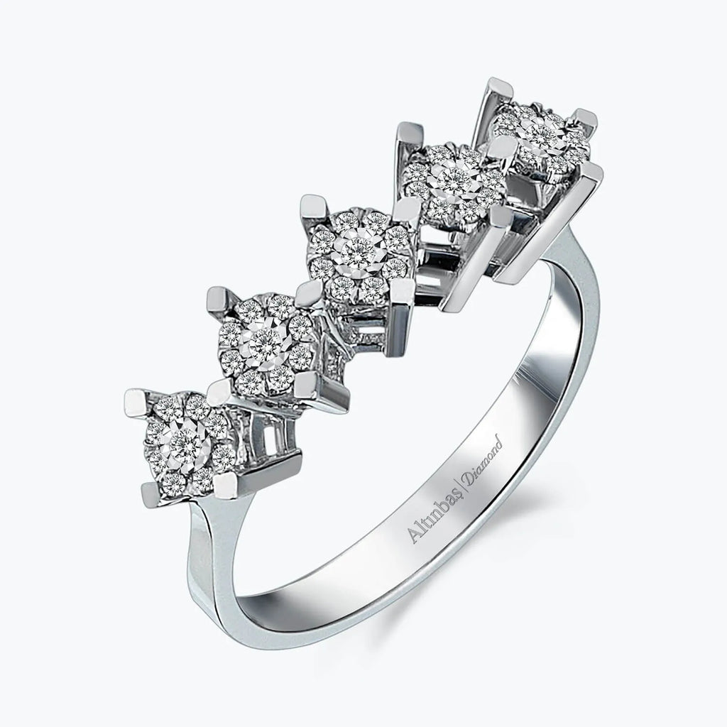 Fünf Steine Diamantring