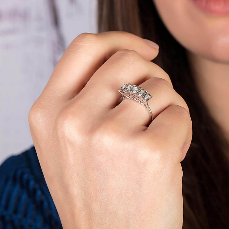 Fünf Steine Baguette Diamantring